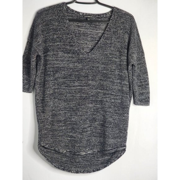 Express Women's Gray Knit V-Neck Pullover Sweater Size Small - Picture 3 of 8